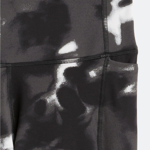 Under Armour High Rise Tie Dye Leggings Black White Ink Wash Size Large - Picture 12 of 15